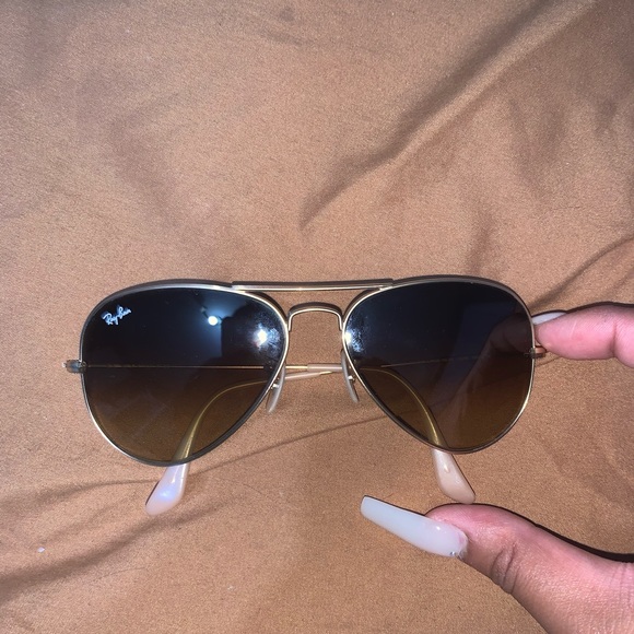 Authentic Raybans Aviator Sunglasses - Picture 2 of 3